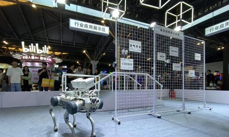 云深处科技亮相WAIC2025，展示具身智能机器人关键技术与实战应用  真实作业场景+具身智能能力！云深处科技闪耀WAIC2025 第3张