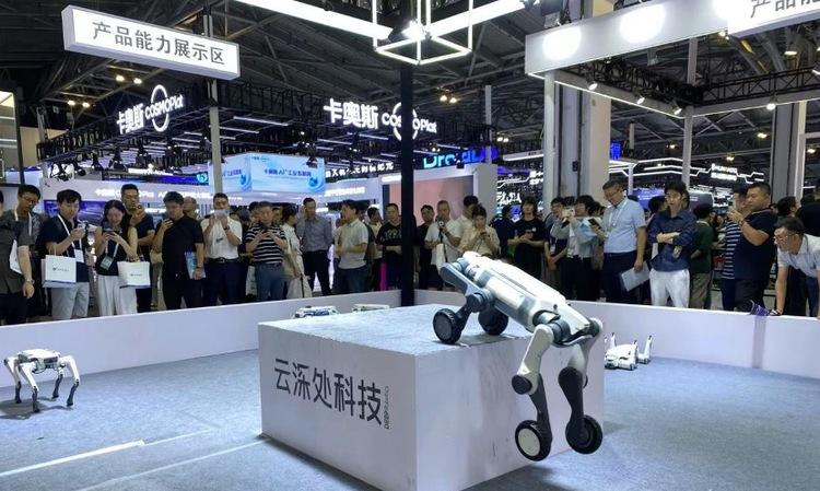 云深处科技亮相WAIC2025，展示具身智能机器人关键技术与实战应用  真实作业场景+具身智能能力！云深处科技闪耀WAIC2025 第5张